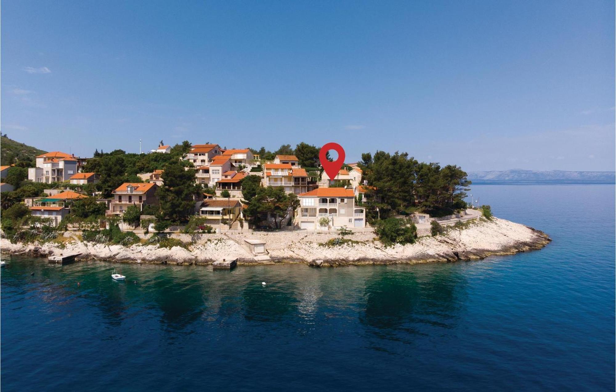 Cozy Apartment In Prigradica With House Sea View Exterior foto